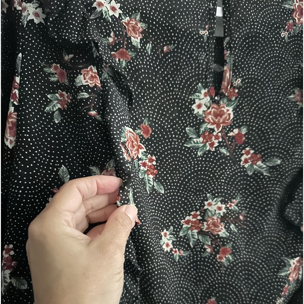 Torrid Black Floral Polka Dot Print Ruffles & Bell Sleeve Top Size 0/12 - Picture 5 of 9